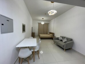 1 bedroom, iron/ironing board, WiFi, bed sheets - Cozy apartment in pleasant Sports City with AC, WiFi, fitness room, pool, Sauna (Dubai)