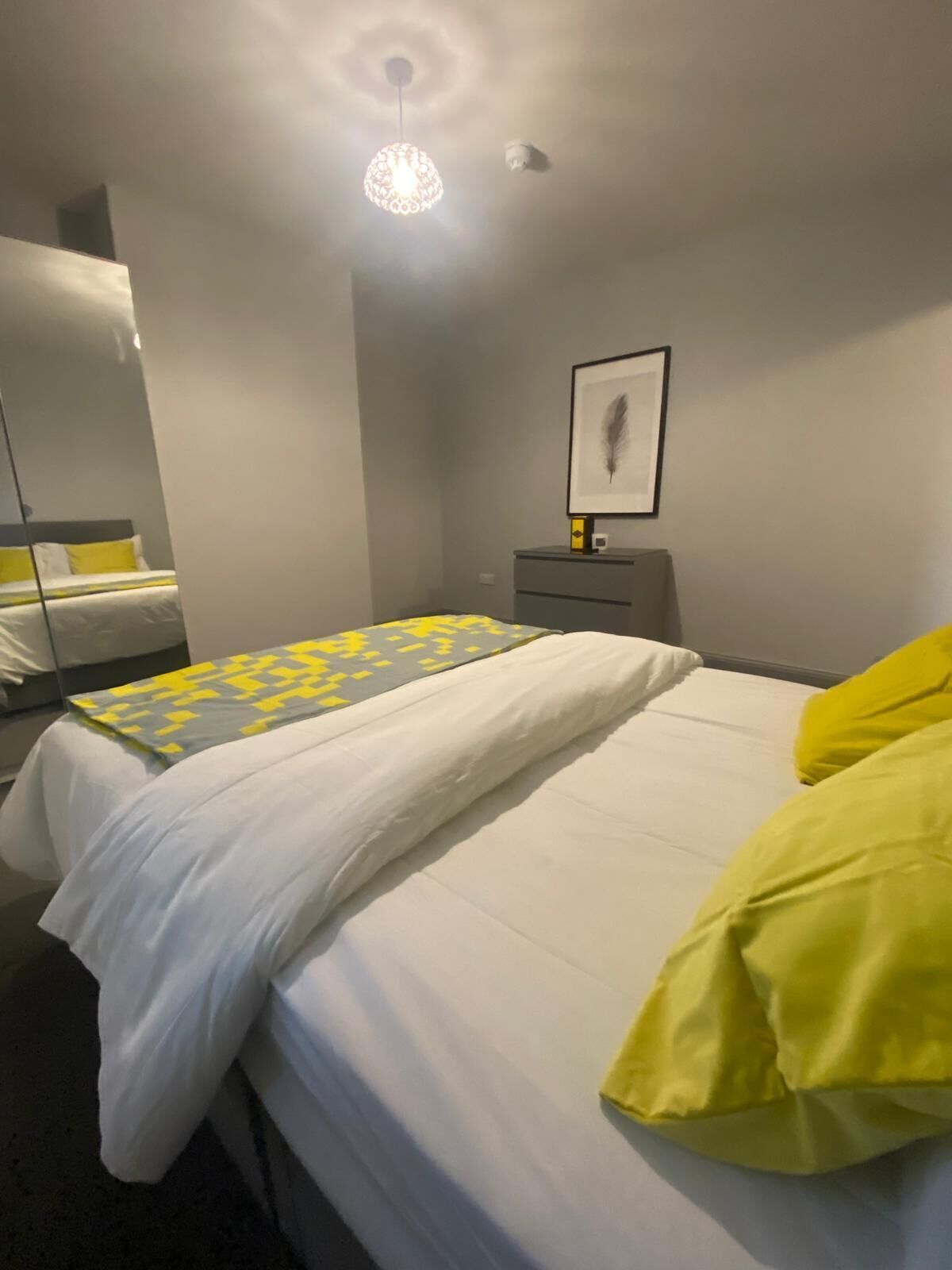 6 makuuhuonetta, silitysrauta/-lauta, ilmainen Wi-Fi, vuodevaatteet