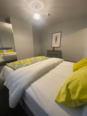 6 多间卧室、熨斗/熨衣板、免费 WiFi、床单