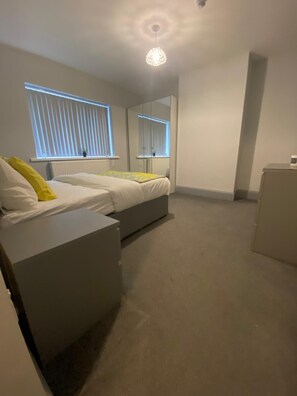 6 bedrooms, iron/ironing board, free WiFi, bed sheets
