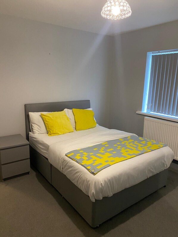 6 bedrooms, iron/ironing board, free WiFi, bed sheets