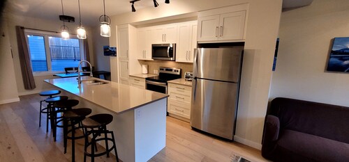 rent comfort in canmore - central to everything