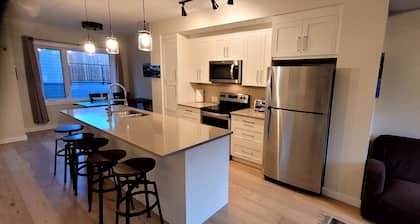 rent comfort in canmore - central to everything