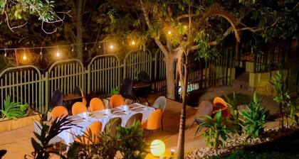Emerald Villa Cafe & Restaurant
