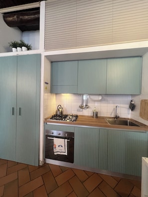 Refrigerador, horno, placa de cocina, lavavajillas