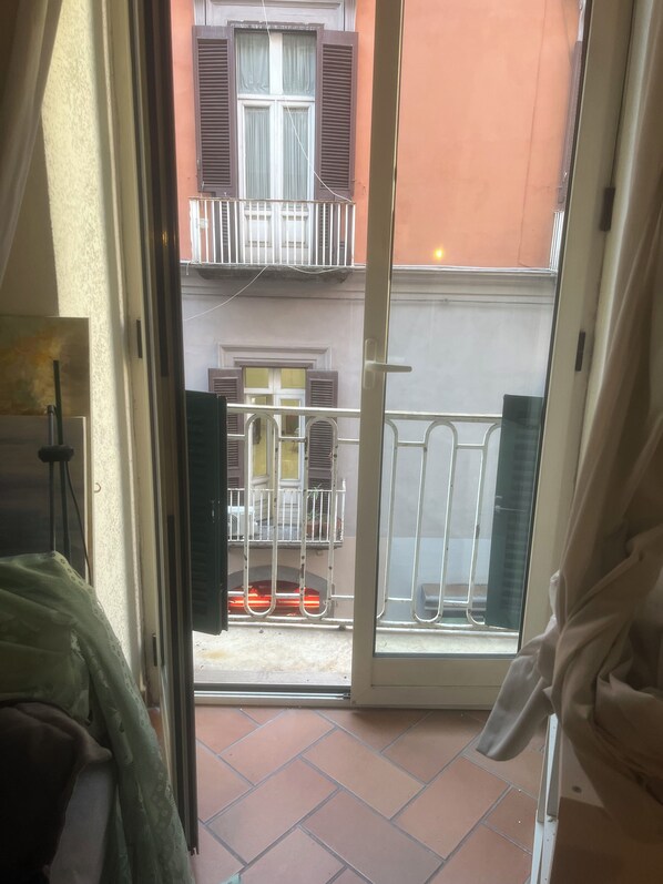 Interior - Alice's house, a cozy and centrally located studio apartment in the heart of Naples (Napoli)