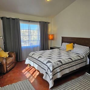 3 bedrooms, in-room safe, iron/ironing board, WiFi