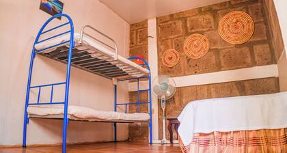 Beach house with pool 5 minutes walk from the beach and mountain view