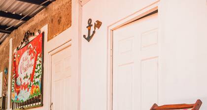 Beach house with pool 5 minutes walk from the beach and mountain view