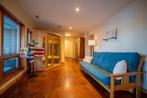 Smart TV, fireplace, table football, ping pong