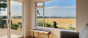 2 Birchwood House - sleeps 4 guests in 2 bedrooms