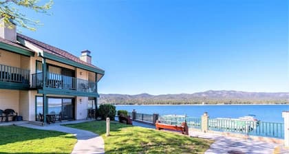 Lagonita Lodge - Lake View Guaranteed! New Year's on the Lake. Full kitchen.