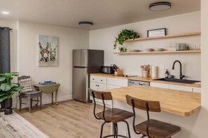 Fridge, microwave, stovetop, dishwasher - Modern Studio Located in the Center of Downtown (Anchorage)