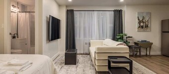 Modern Studio Located in the Center of Downtown