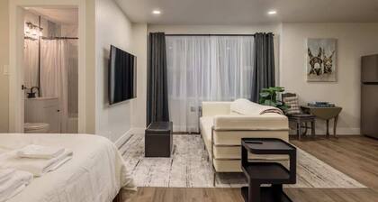 Modern Studio Located in the Center of Downtown