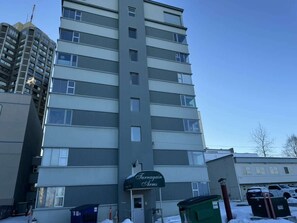 Exterior - Modern Studio Located in the Center of Downtown (Anchorage)