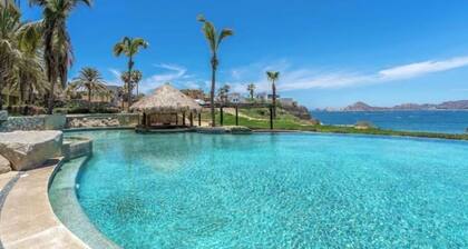 Penthouse with Million Dollar Los Cabos Arch Views.