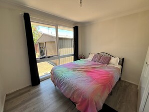 4 habitaciones, tabla de planchar con plancha y wifi gratis 