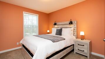 4 bedrooms, desk, iron/ironing board, travel crib