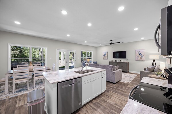 Interior - 4-bedroom Chalet Overlooking Pickwick Landing Golf Course (Counce)