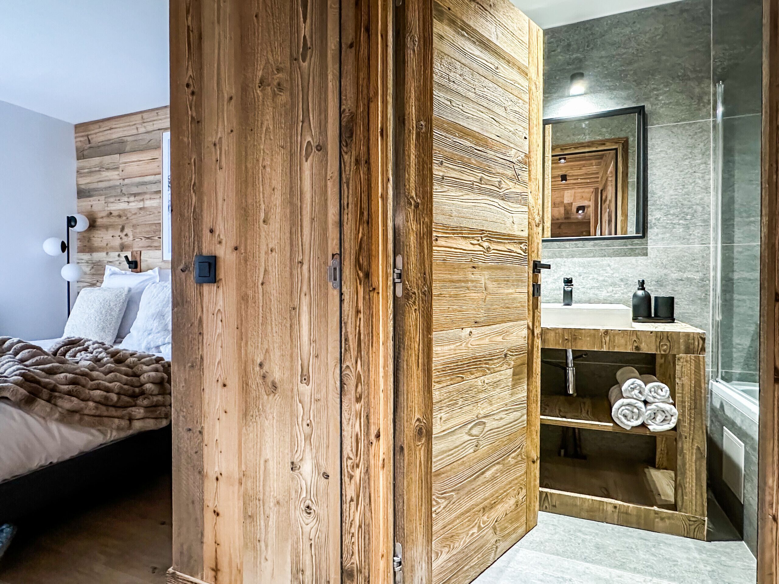 2 chambres, fer et planche à repasser, Wi-Fi gratuit, draps fournis