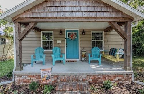 Bland Avenue Bungalow - charming home built in 1937, centrally located