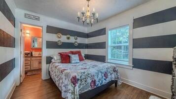 2 chambres, fer et planche à repasser, lit parapluie, Wi-Fi