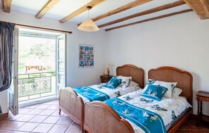 3 bedrooms, iron/ironing board, travel cot, free WiFi - Cozy home in Frayssinet-le-Gélat (Frayssinet-le-Gélat)