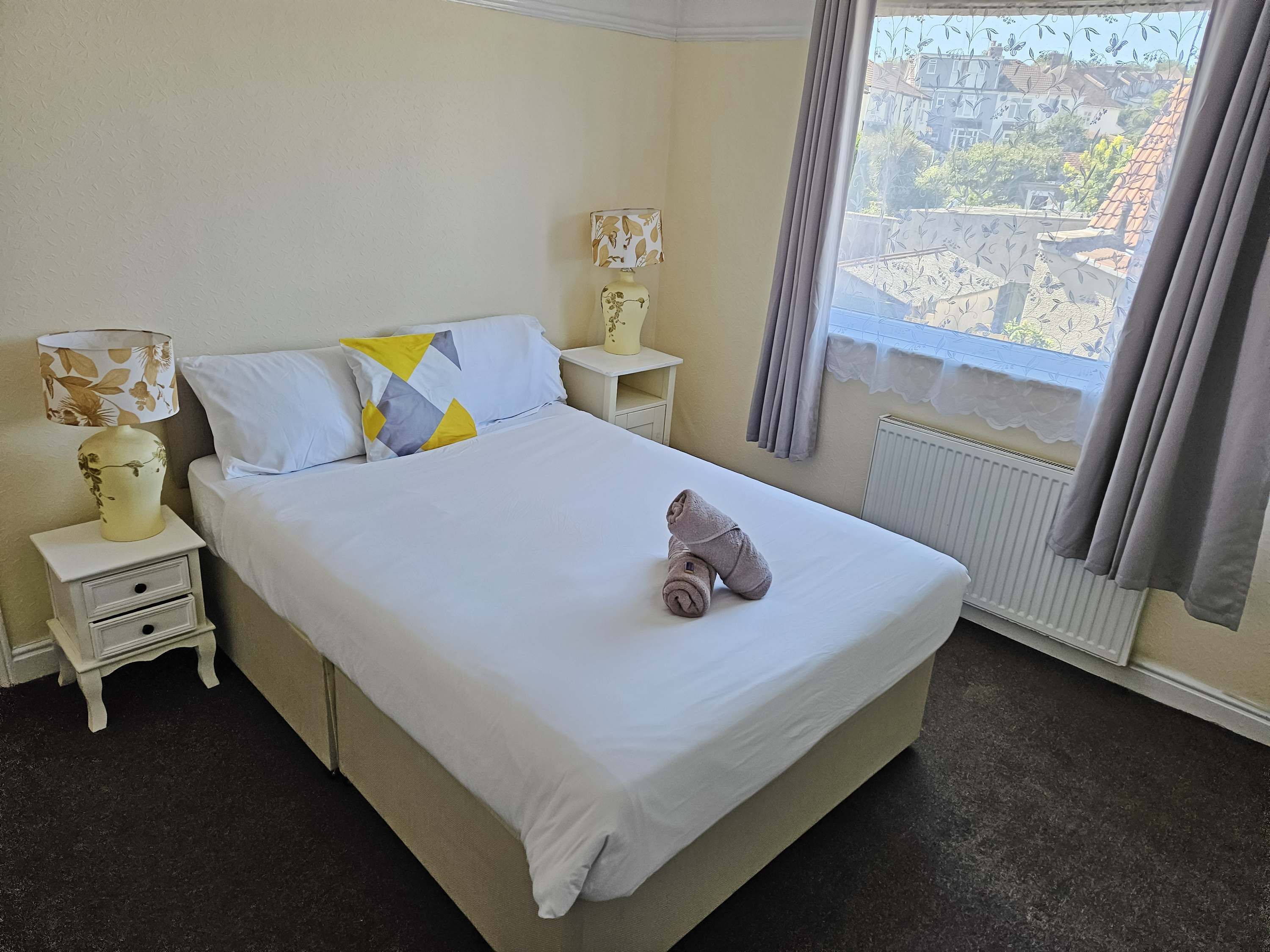 4 bedrooms, WiFi, bed sheets