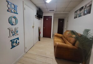 Interior - Centrally located 2-bedroom & 1-bathroom in Little Havana, Miami w/AC WiFi C1&2 (Miami)
