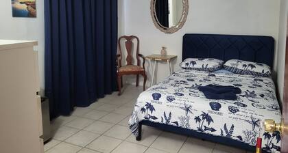 Centrally located 2-bedroom & 1-bathroom in Little Havana, Miami w/AC WiFi C1&2