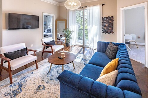 Charming 2-bedroom condo with AC, WiFi in lovely Atlanta