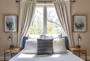 2 bedrooms, in-room safe, desk, iron/ironing board