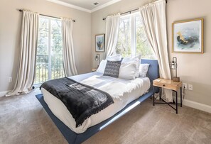 2 Schlafzimmer, Zimmersafe, Schreibtisch, Bügeleisen/Bügelbrett