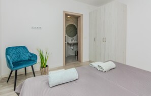 2 chambres, fer et planche à repasser, lit parapluie, Wi-Fi gratuit