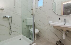 Shower - Beautiful apartment in Vir with WiFi (Vir)