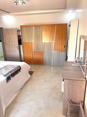 1 habitación y caja de seguridad en la habitación 