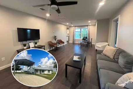 Interior. Pet-Friendly Home with fenced yard and covered boat parking in Seadrift TX