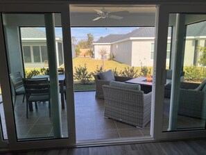 Outdoor dining - New home in Richmond, The Villages. Just 3 min. golf cart ride to Brownwood. (The Villages)