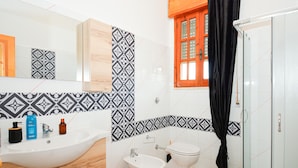 Unclassified image, 5 of 29, button - Beautiful home in Cava D'Aliga with WiFi (Cava D'Aliga)