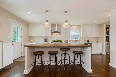 Kid-Friendly 4 Bedroom Home w/ Heated Private Pool