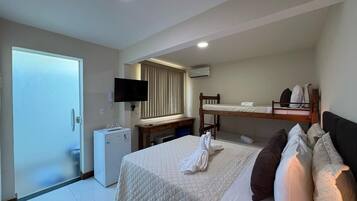 Suite | 1 bedroom, WiFi (free), bed sheets