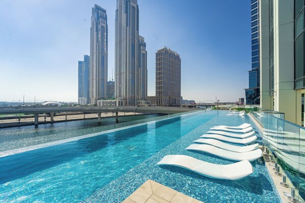 Outdoor pool - Urban Oasis by Missoni Studio (Dubai)