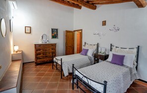 5 chambres, lit parapluie, Wi-Fi gratuit, draps fournis