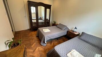 1 habitación, wifi y ropa de cama