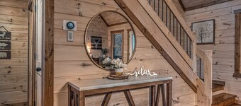Large Family Getaway Cabin w/Hot Tub + Game Room - Minutes to Blue Ridge