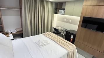 Căn hộ | 1 phòng ngủ, khu vực làm việc phù hợp cho laptop, màn/rèm cản sáng