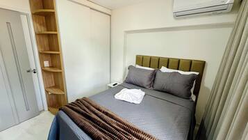 Apartamento | 2 quartos, espaço de trabalho para notebook, cortinas blackout