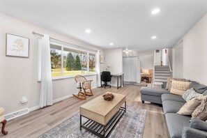 Smart TV - Spacious 4 bedrooms 3 full bath house in delightful Columbus with AC, WiFi (Columbus)