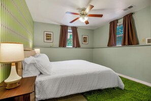 4 bedrooms, WiFi, bed sheets